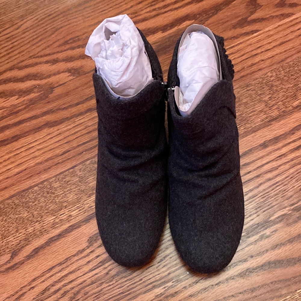 Blowfish Bude grey flannel bootie size 6